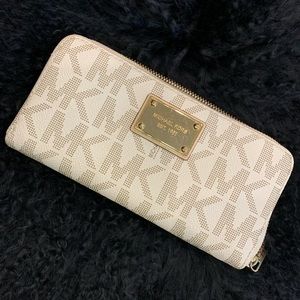 Michael Kors Cream Logo Wallet
